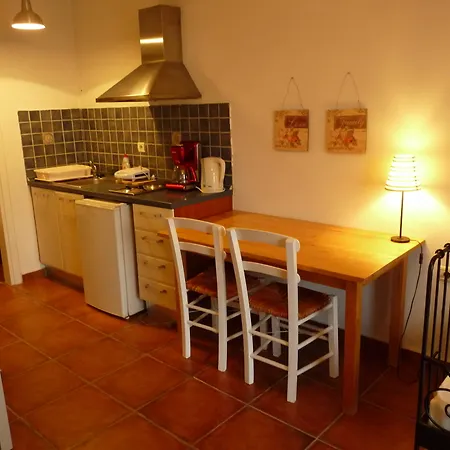 Ξενοδοχείο με διαμερίσματα Paradisia Naxos City