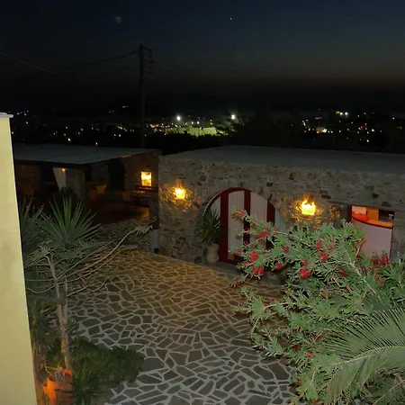 Ξενοδοχείο με διαμερίσματα Paradisia 3*