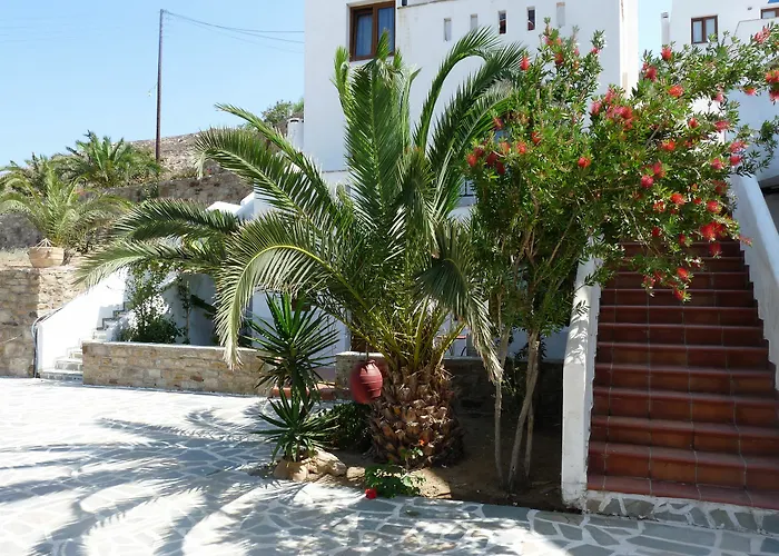 Paradisia Naxos City