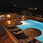 Paradisia מלון דירות Naxos City