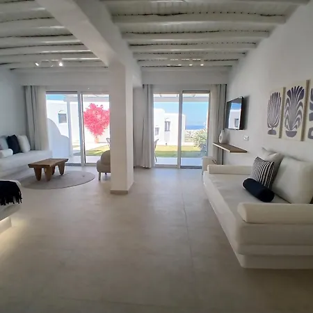 アパートホテル Paradisia Naxos City