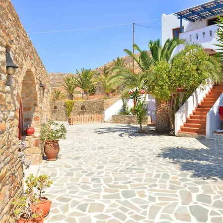 Paradisia Naxos City
