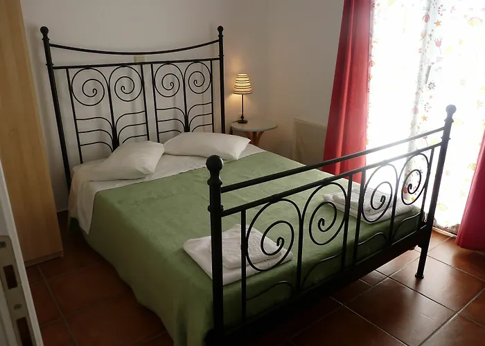 Paradisia Aparthotel 3*